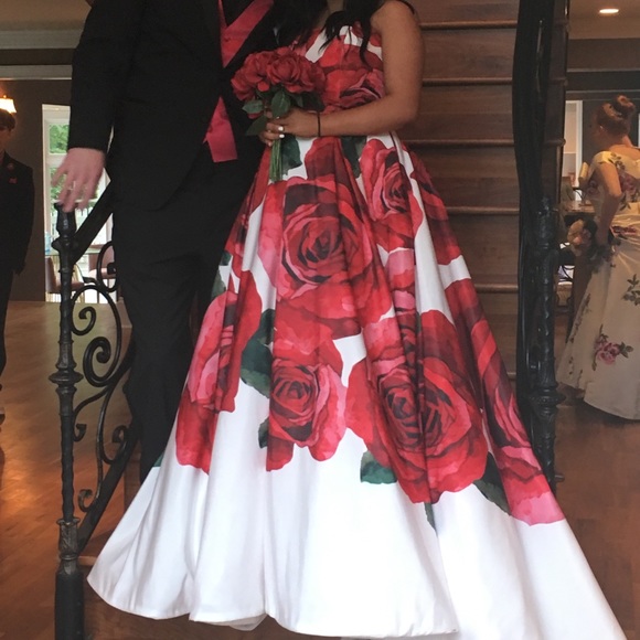 Sherri Hill prom dress - Picture 3 of 3